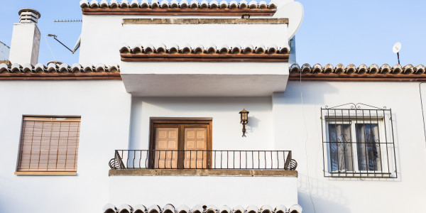 Pintar Fachadas de Casas Unifamiliares / Chalets en Alicante · Pinturas Especiales Anticorrosivas y de Alta Resistencia